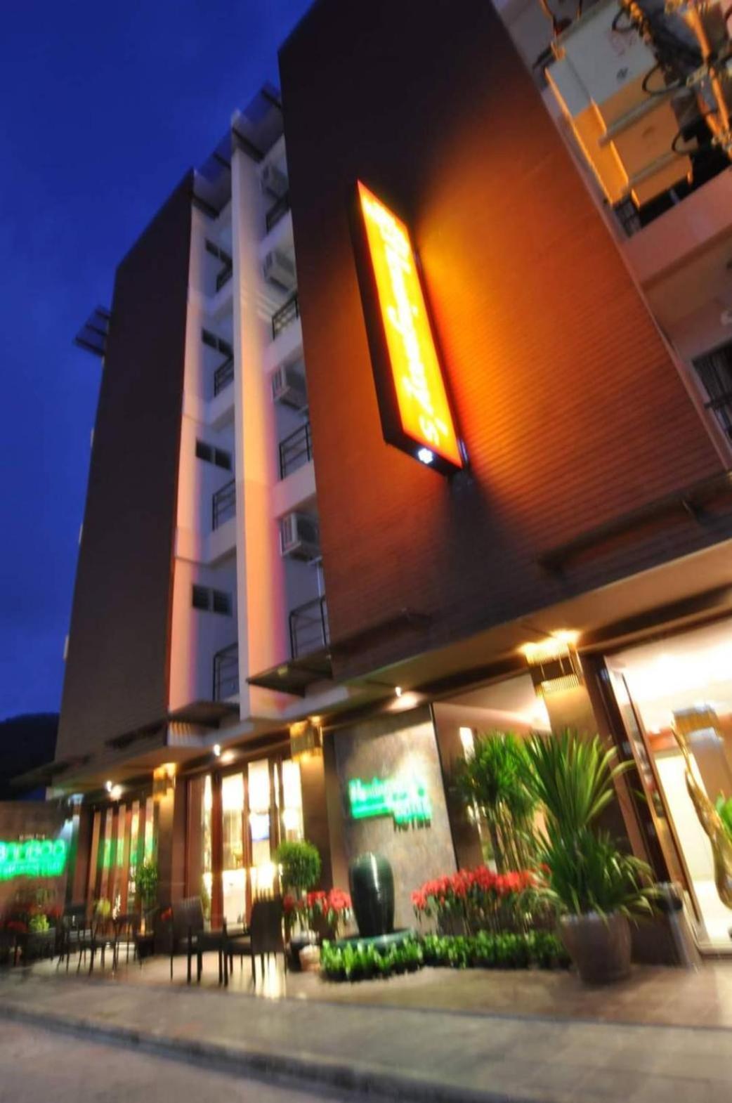 Hemingway'S Hotel Patong Exterior photo