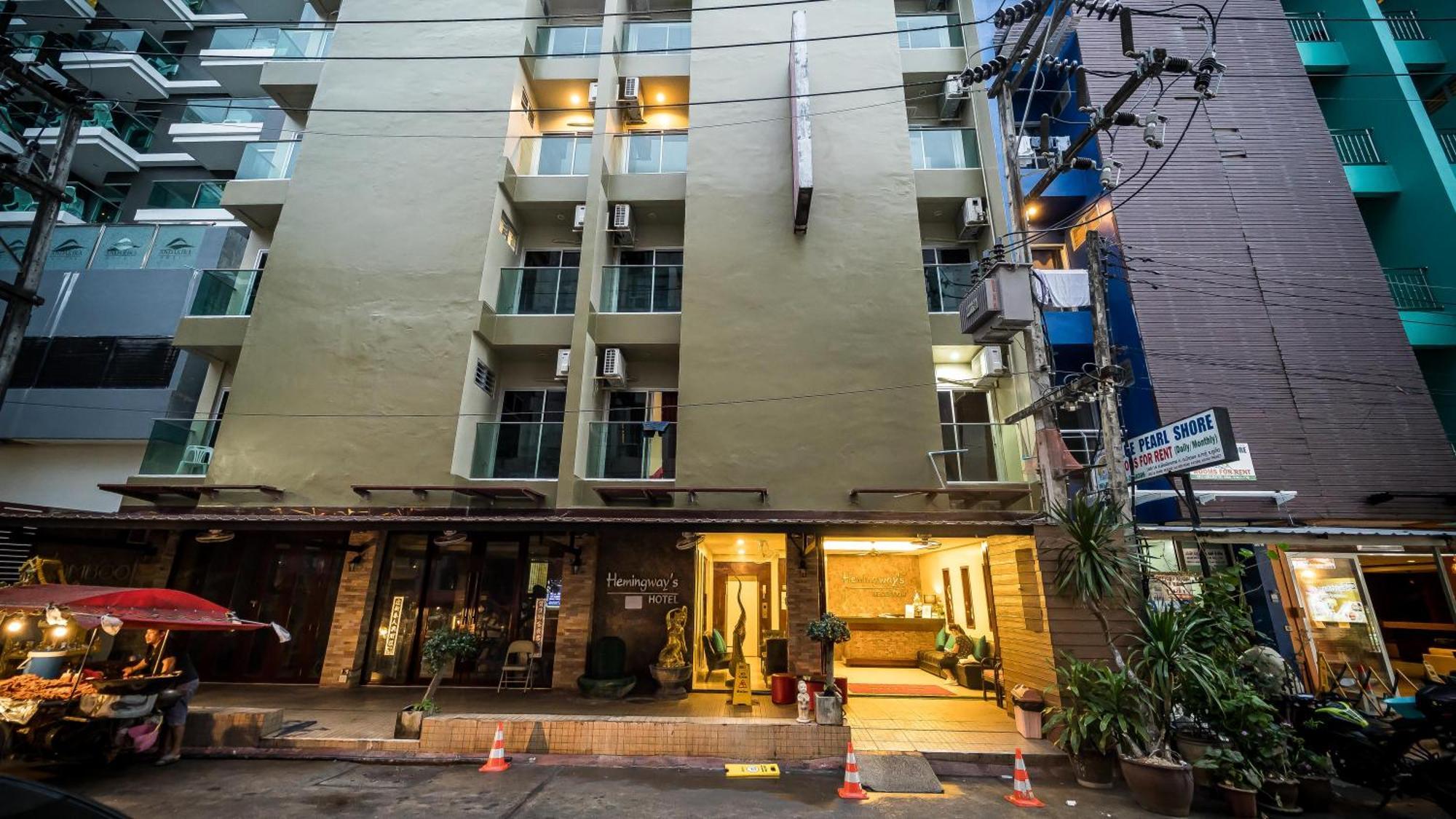 Hemingway'S Hotel Patong Exterior photo